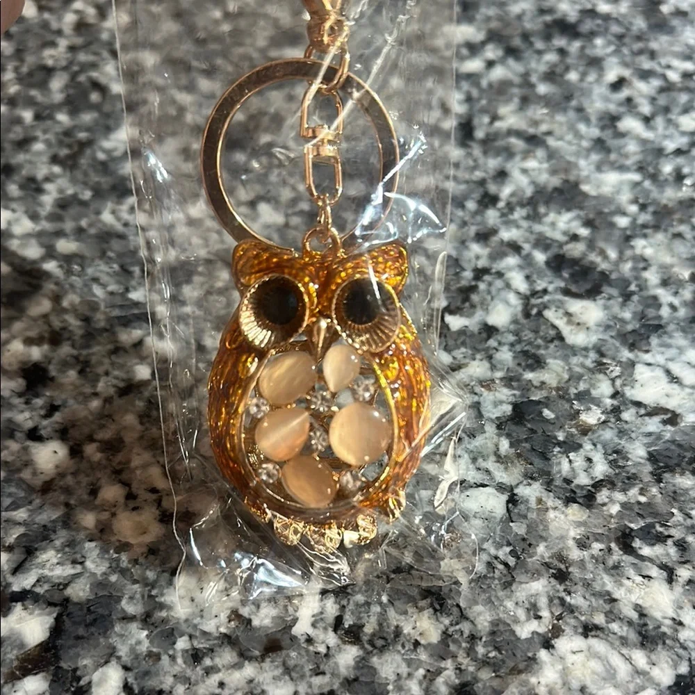Gold and Cream Fashion Owl Keychain